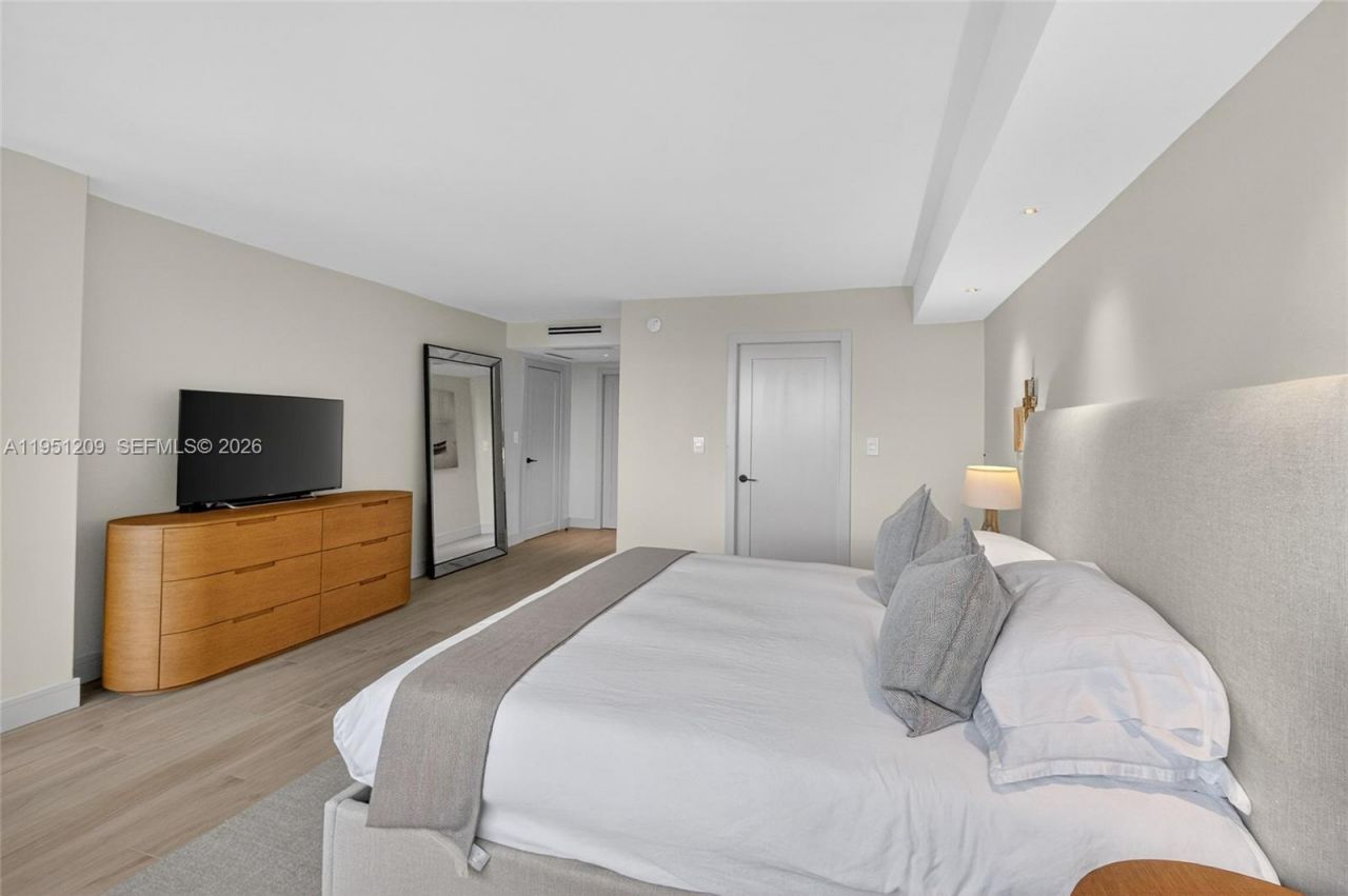 1 Grove Isle Dr, Unit A303, Miami, FL 33133 Photo