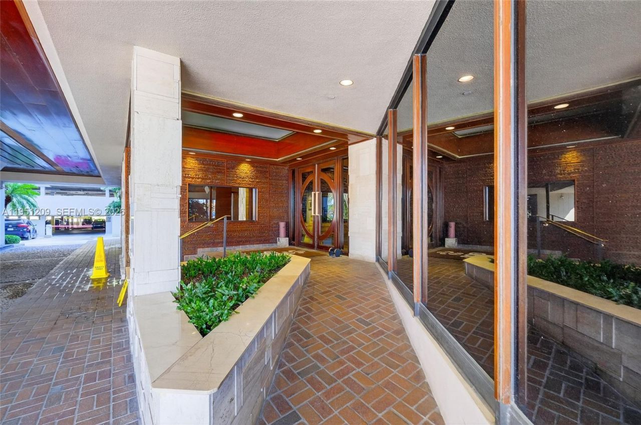 1 Grove Isle Dr, Unit A303, Miami, FL 33133 Photo