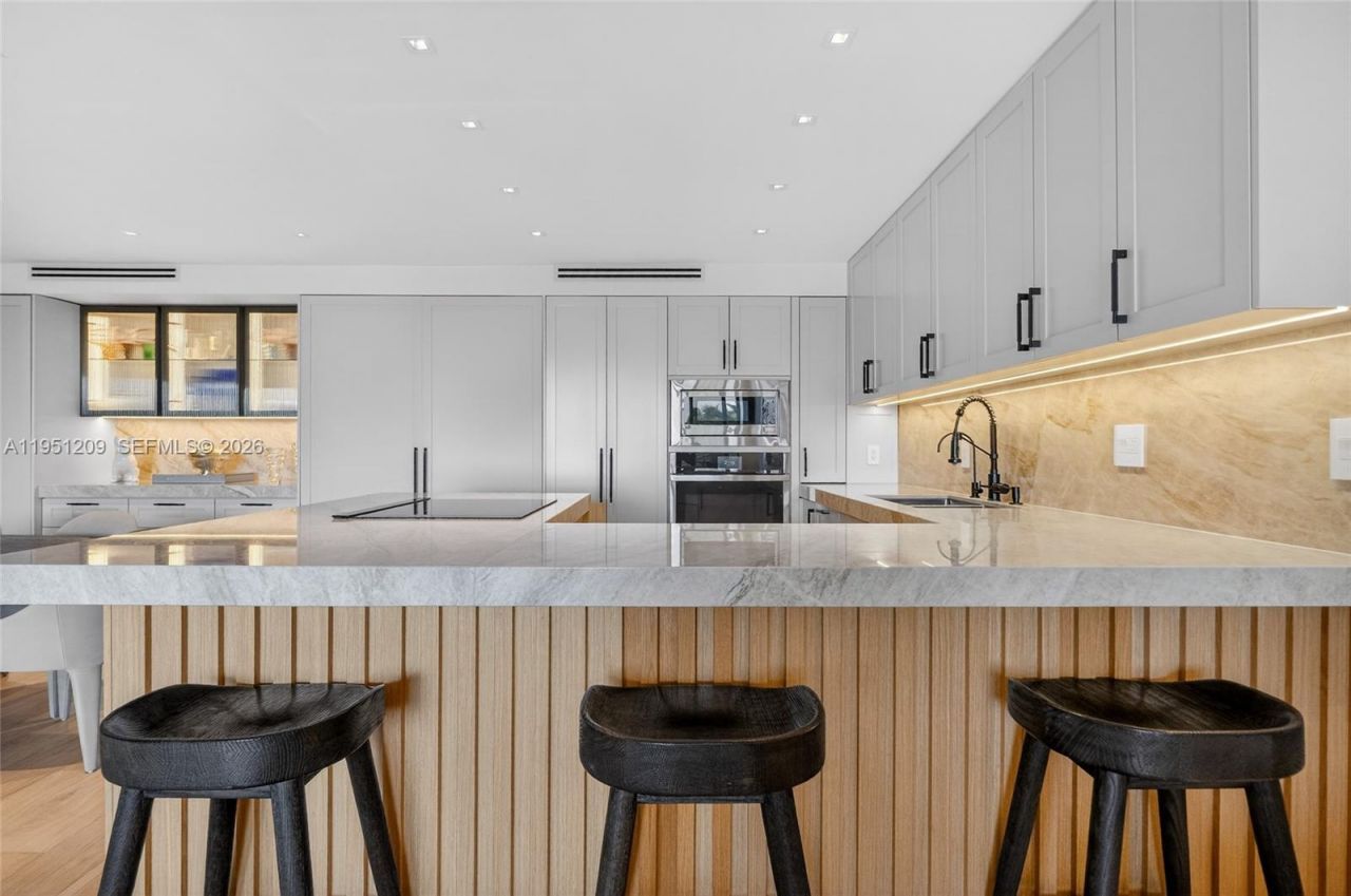 1 Grove Isle Dr, Unit A303, Miami, FL 33133 Photo