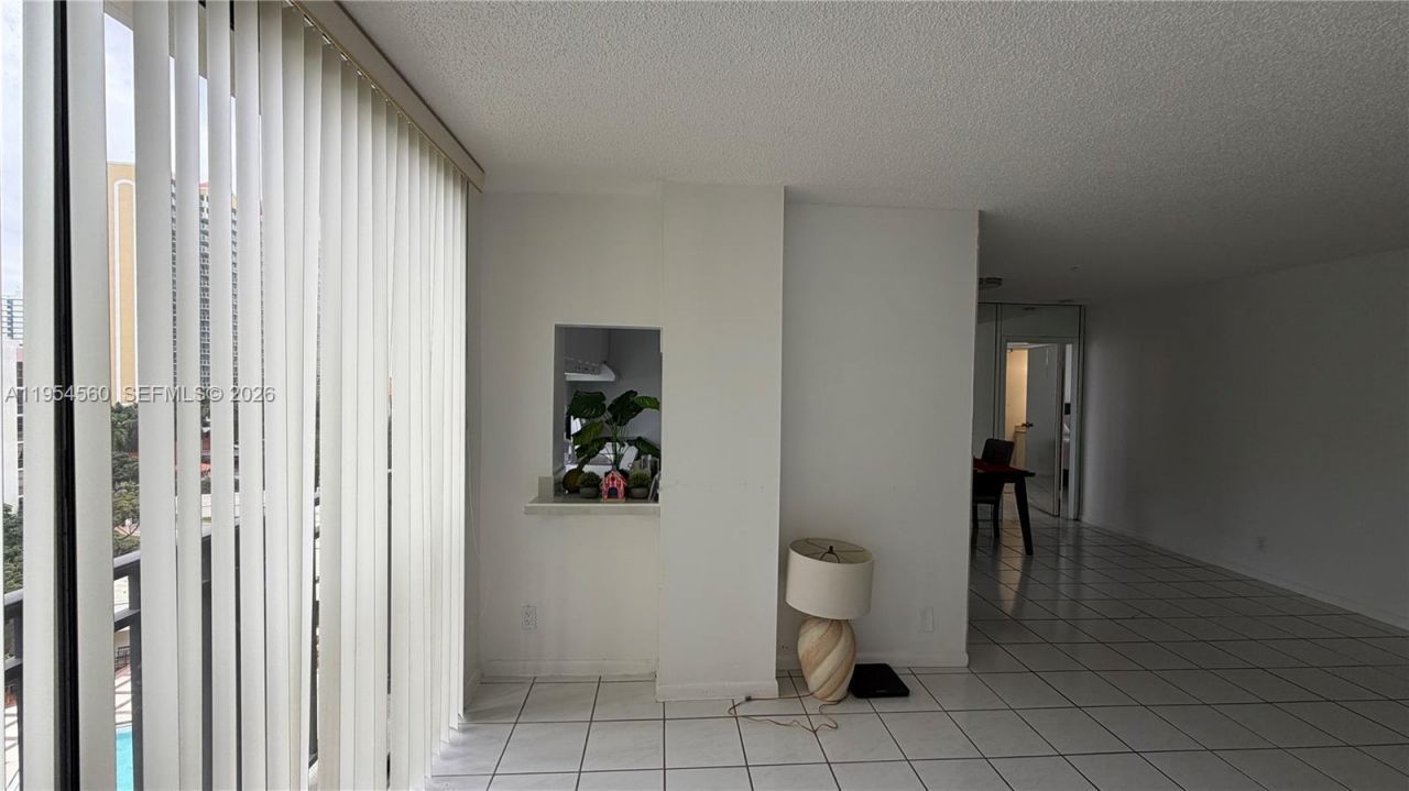 17011 N Bay Rd, Unit 912, Sunny Isles Beach, FL 33160 Photo