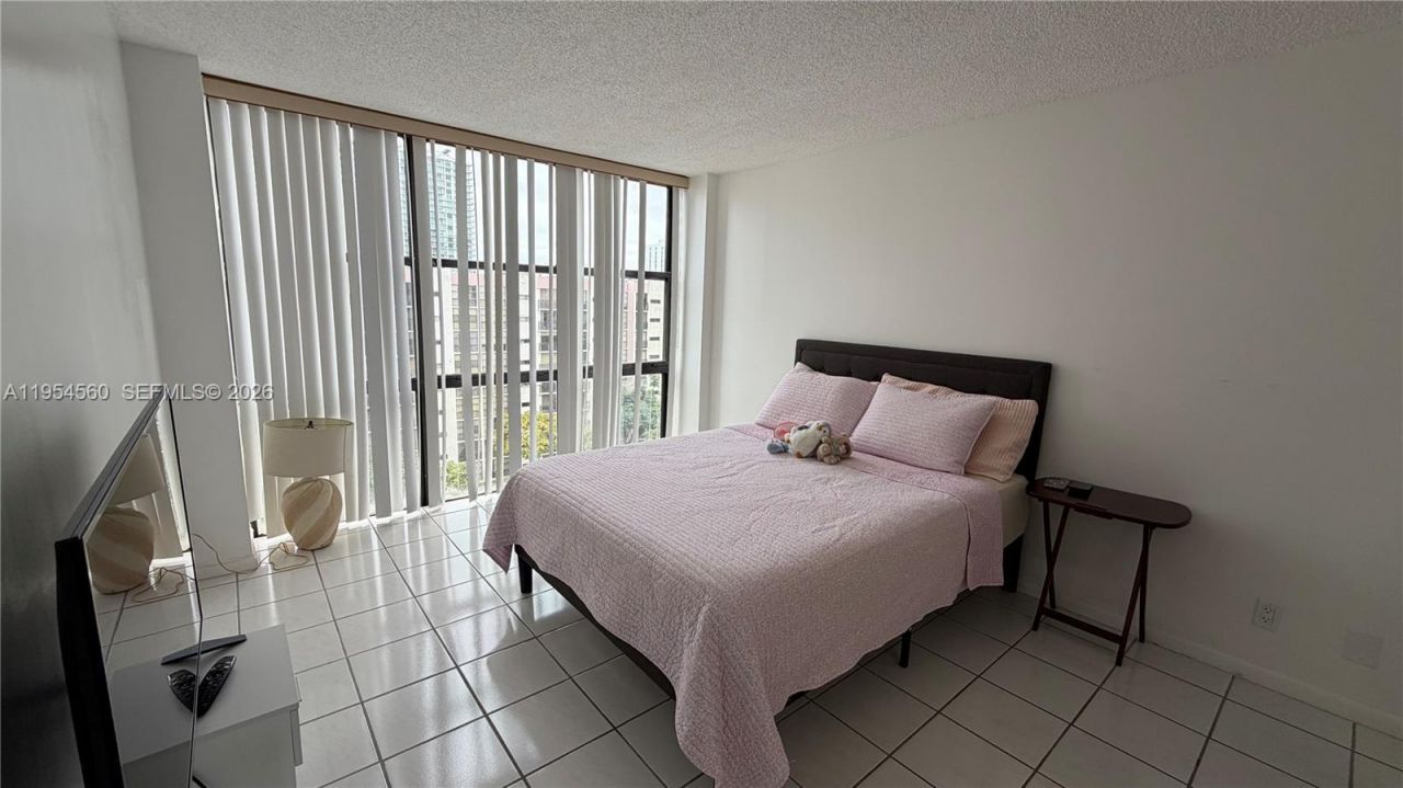 17011 N Bay Rd, Unit 912, Sunny Isles Beach, FL 33160 Photo