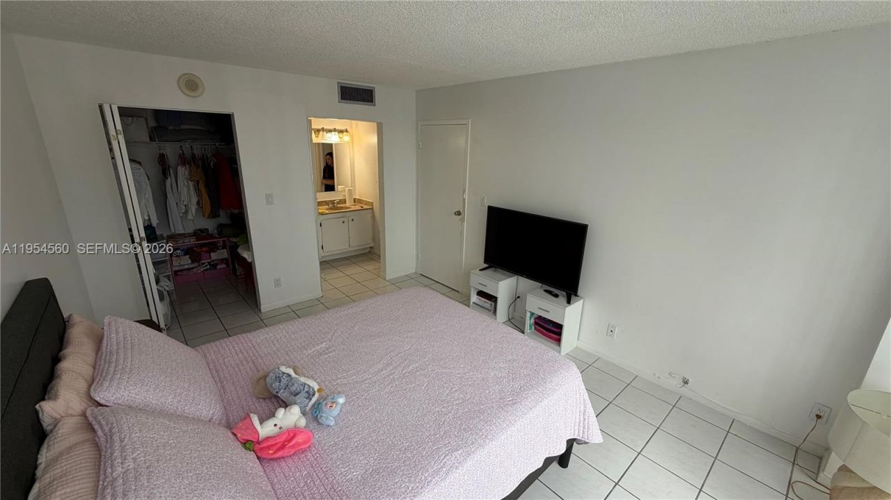 17011 N Bay Rd, Unit 912, Sunny Isles Beach, FL 33160 Photo