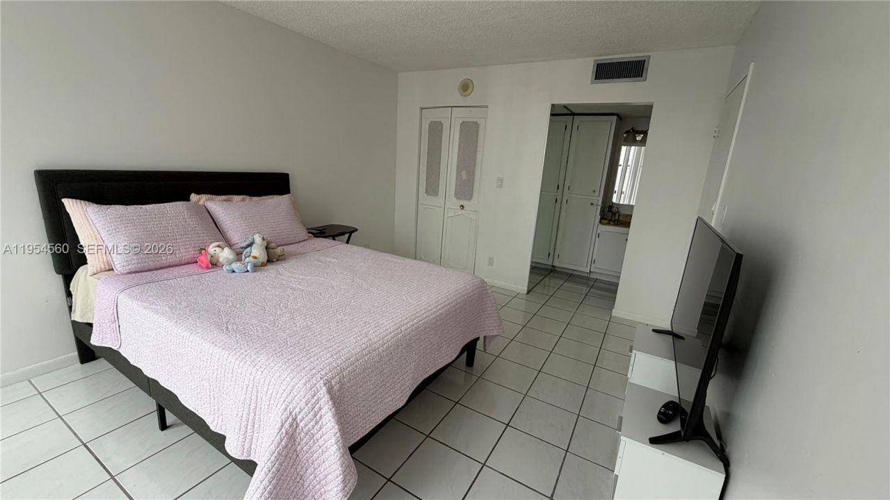 17011 N Bay Rd, Unit 912, Sunny Isles Beach, FL 33160 Photo