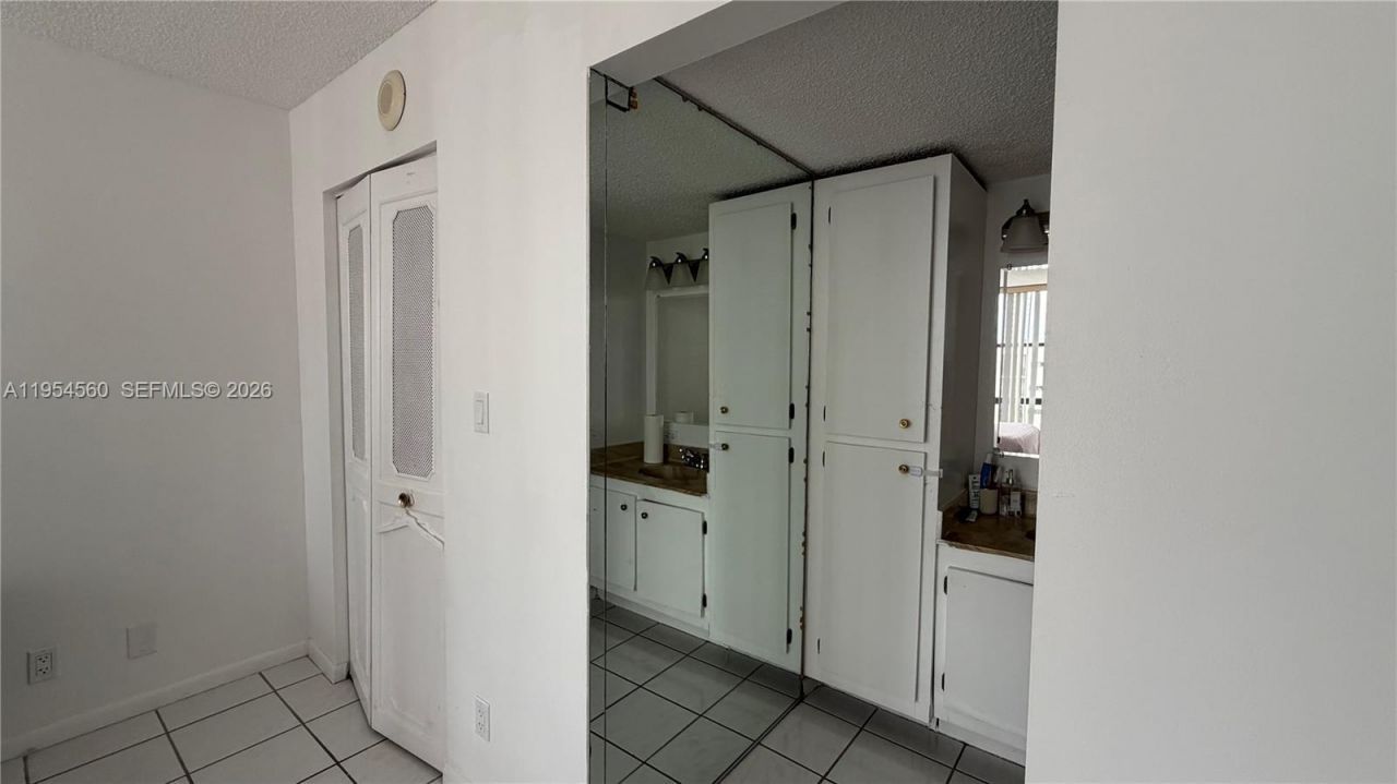 17011 N Bay Rd, Unit 912, Sunny Isles Beach, FL 33160 Photo