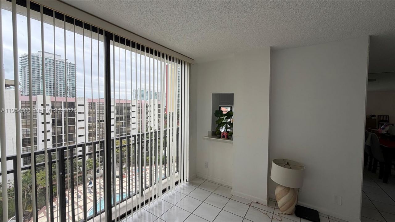 17011 N Bay Rd, Unit 912, Sunny Isles Beach, FL 33160 Photo