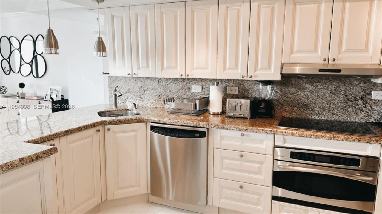 20355 NE 34th Ct, Unit 1727, Aventura, FL 33180 Photo