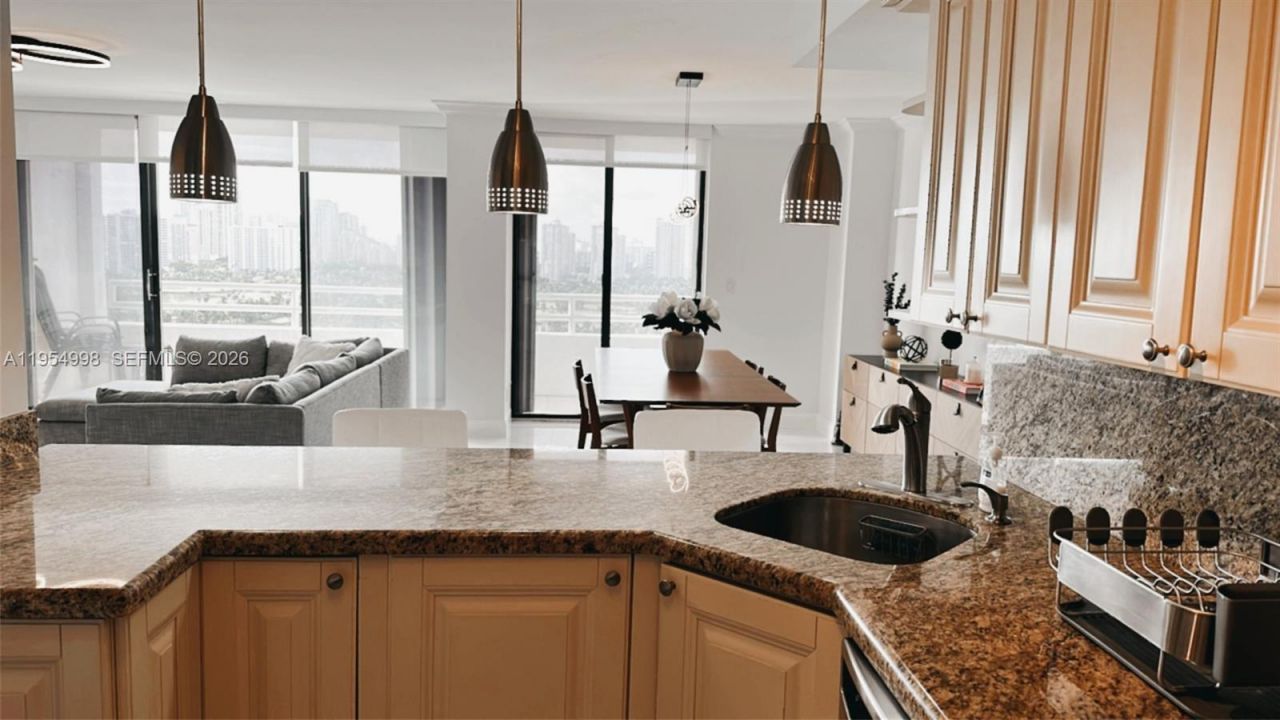 20355 NE 34th Ct, Unit 1727, Aventura, FL 33180 Photo