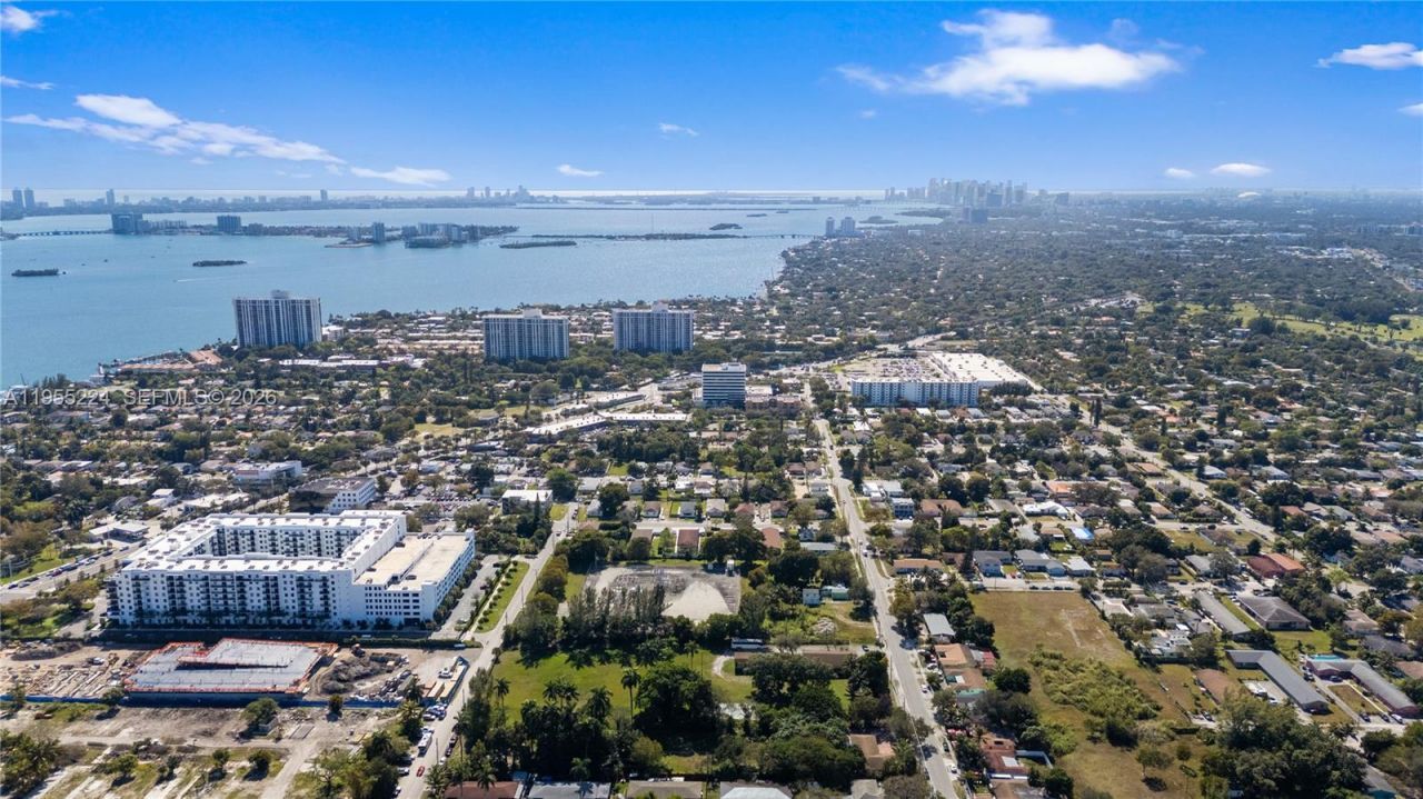 11307 NE 13 Av, Miami, FL 33161 Photo