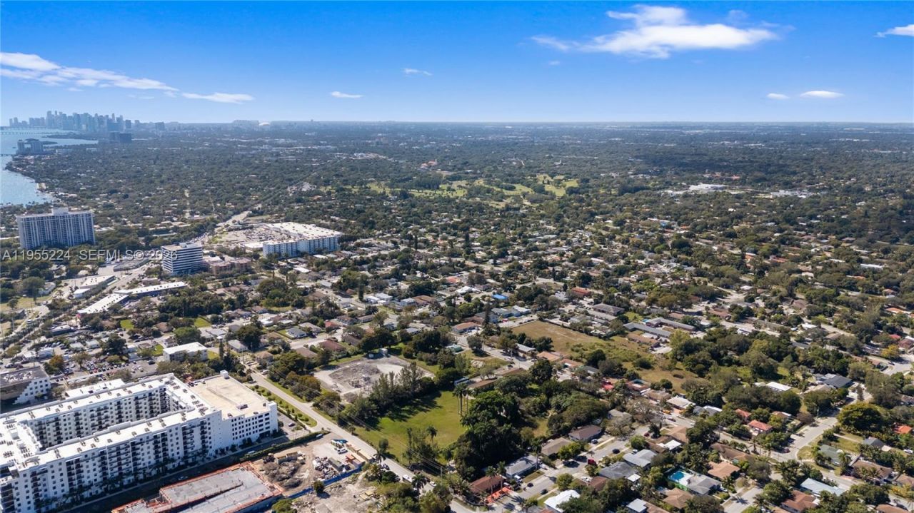 11307 NE 13 Av, Miami, FL 33161 Photo