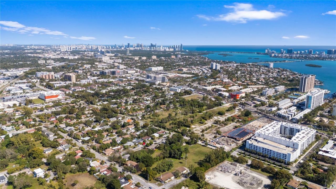 11307 NE 13 Av, Miami, FL 33161 Photo