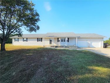 4215 E 320 Road, El Dorado Springs, MO 64744
