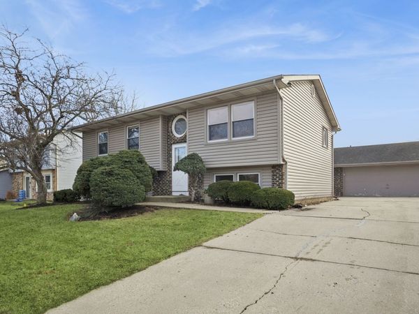 33 Opal Avenue, Glendale Heights, IL 60139