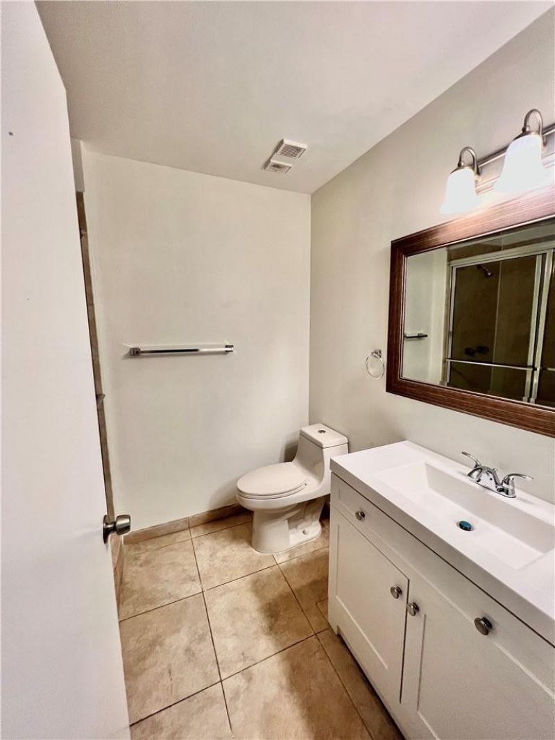 640 Cypress Club Way, Unit B12, Deerfield Beach, FL 33064 Photo