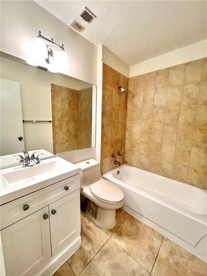 640 Cypress Club Way, Unit B12, Deerfield Beach, FL 33064 Photo
