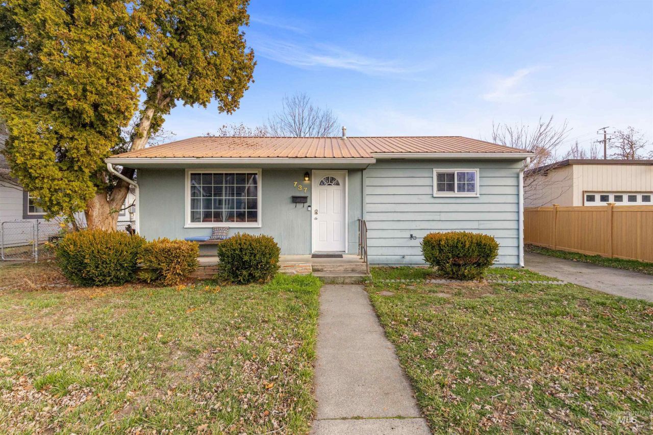 737 4th Street, Clarkston, WA 99403 Main Photo