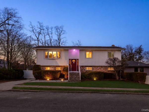 85 Bedford Avenue, Freeport, NY 11520