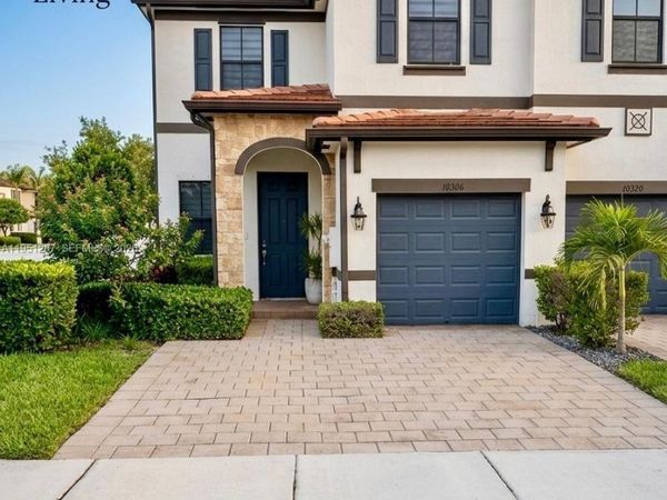 10306 W 33rd Ln, Hialeah, FL 33018