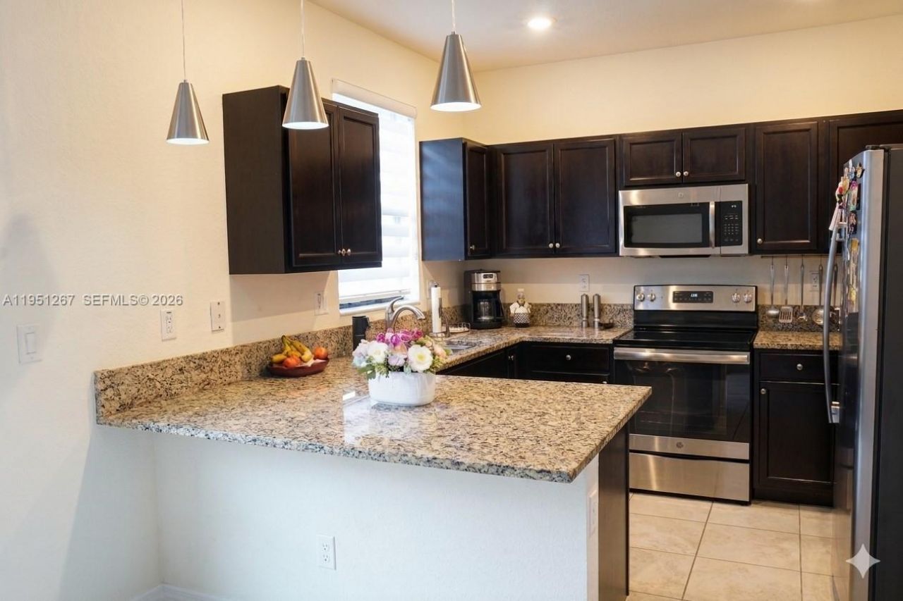 10306 W 33rd Ln, Hialeah, FL 33018 Photo