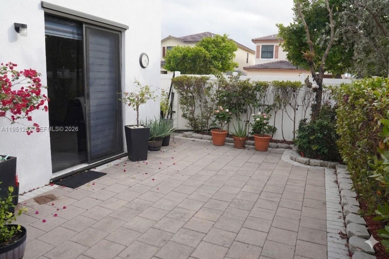 10306 W 33rd Ln, Hialeah, FL 33018 Photo