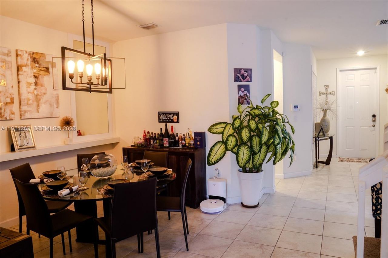 10306 W 33rd Ln, Hialeah, FL 33018 Photo