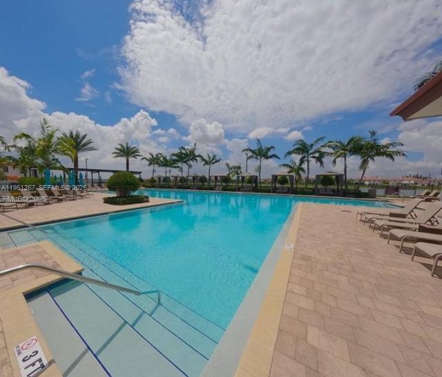 10306 W 33rd Ln, Hialeah, FL 33018 Photo