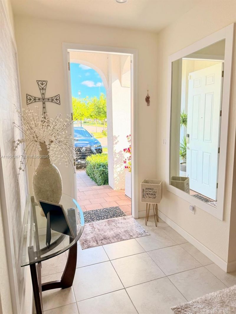 10306 W 33rd Ln, Hialeah, FL 33018 Photo