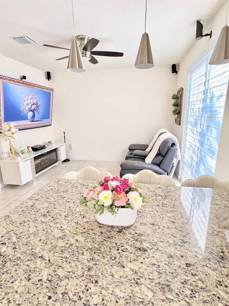 10306 W 33rd Ln, Hialeah, FL 33018 Photo