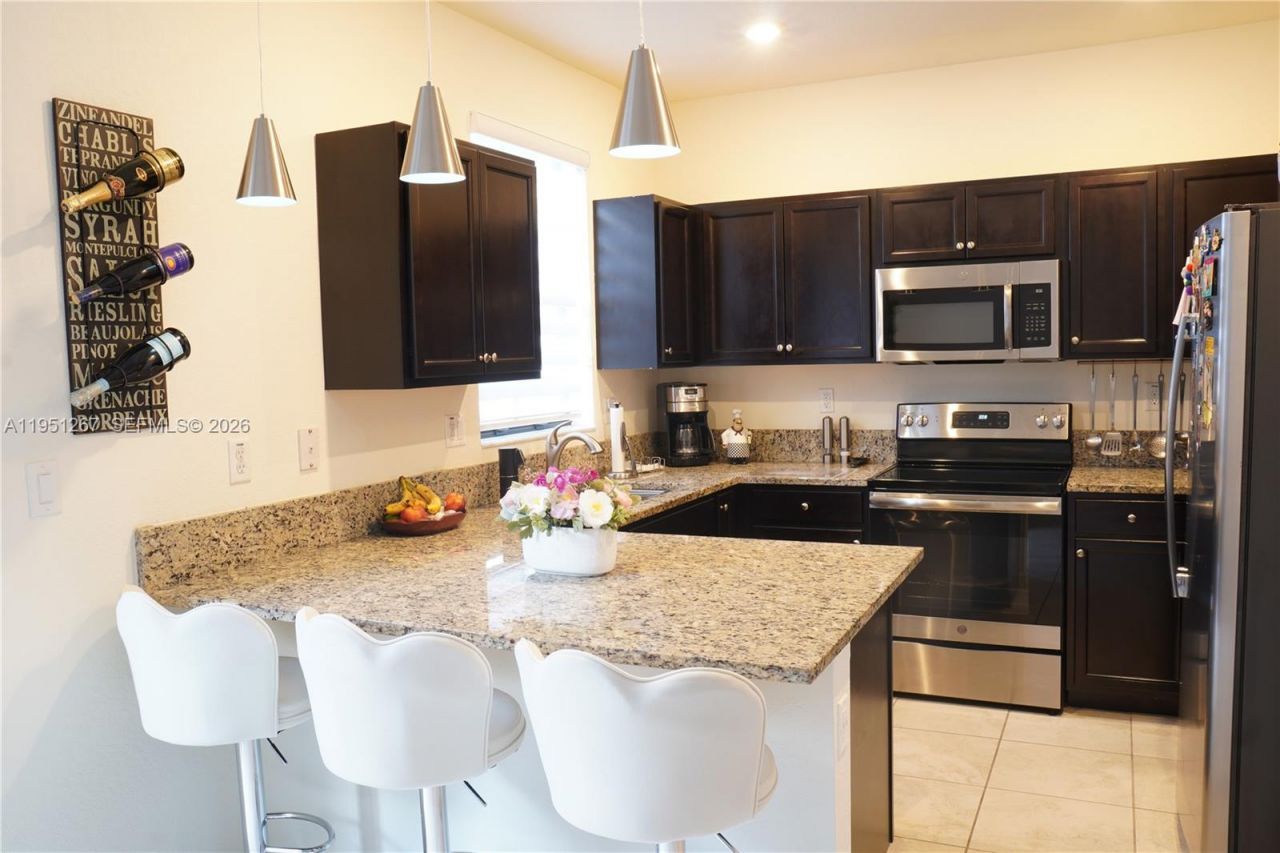 10306 W 33rd Ln, Hialeah, FL 33018 Photo