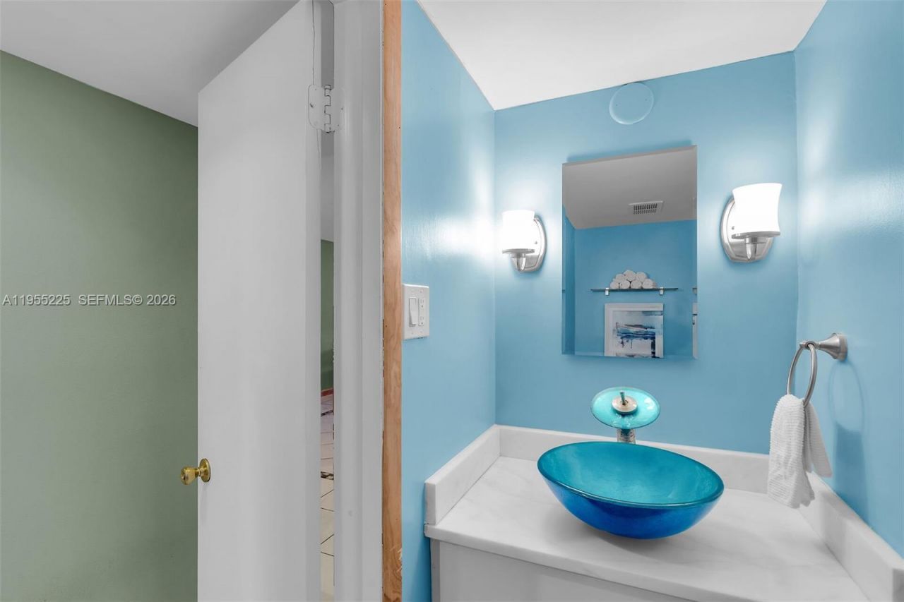 423 Sombrero Beach Rd, Unit 9, Marathon, FL 33050 Photo