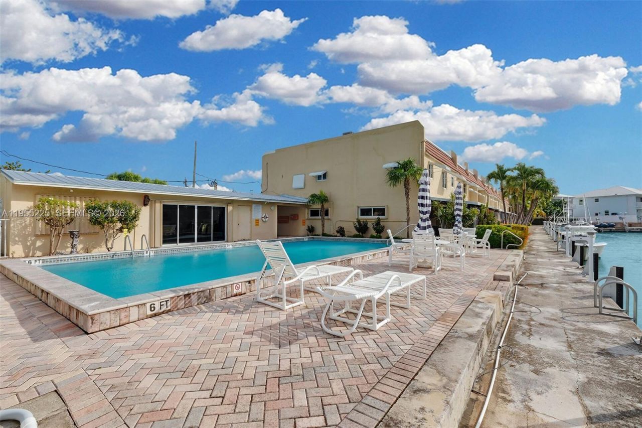 423 Sombrero Beach Rd, Unit 9, Marathon, FL 33050 Photo