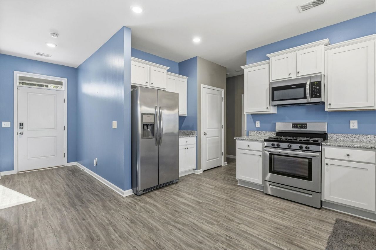 152 Legends Village Loop Photo 6