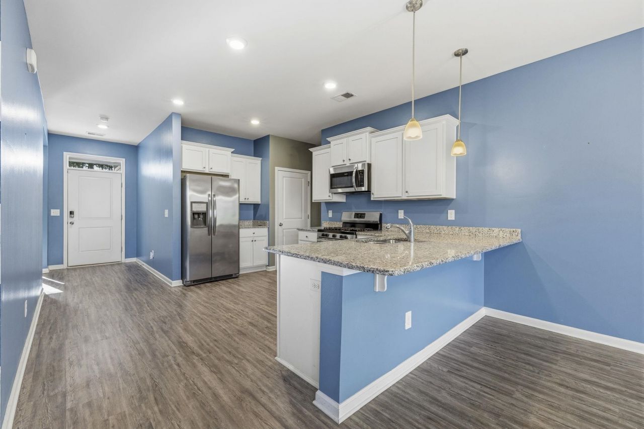 152 Legends Village Loop Photo 8