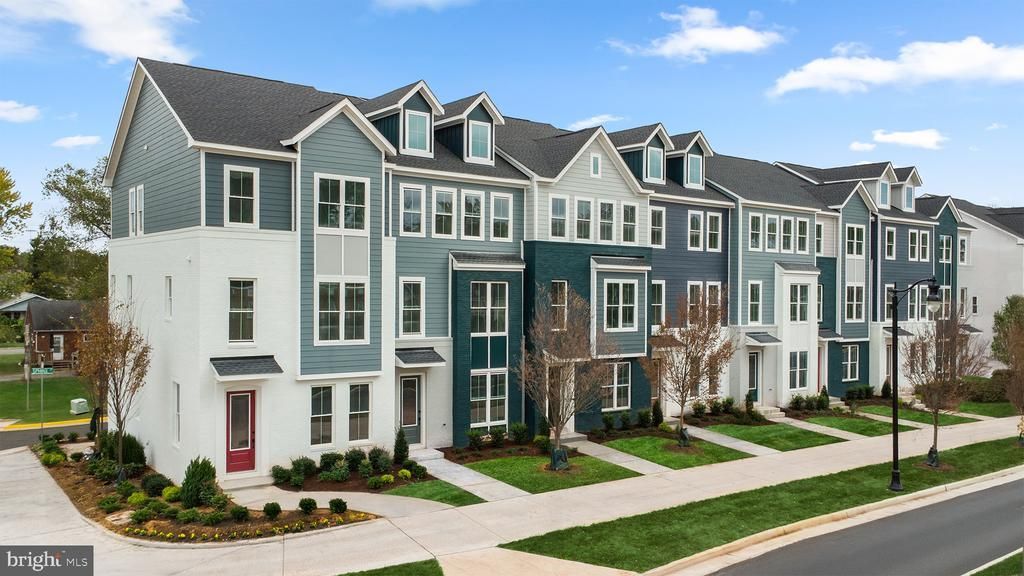 9719 Grant Avenue, Manassas, VA 20110 Main Photo