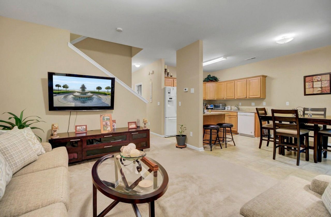 257 Grand Oaks Drive Photo 11