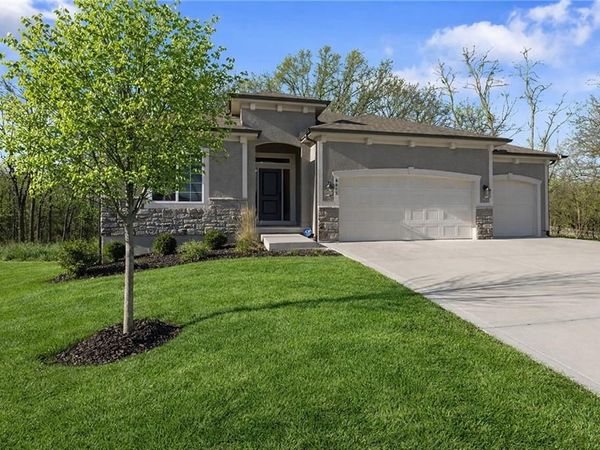 6615 NW 107th Court, Kansas City, MO 64154