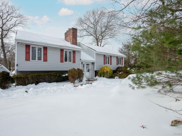 22 Glenview Avenue, Northport, NY 11768