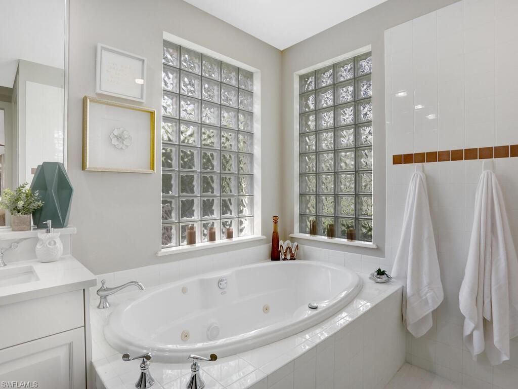 2847 Tiburon Blvd E, Unit 8-101, Naples, FL 34109 Photo