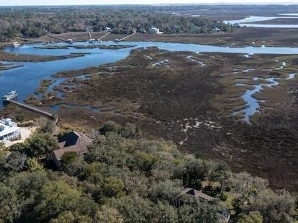 309 Long Point Circle, St Marys, GA 31558