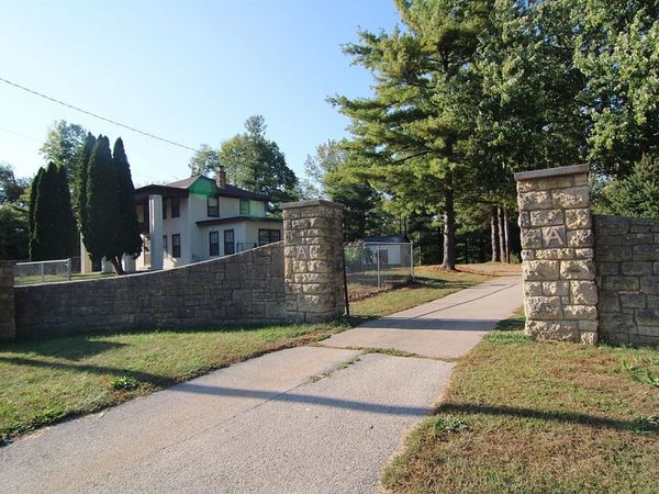 8119 S Main Street, Rockford, IL 61102