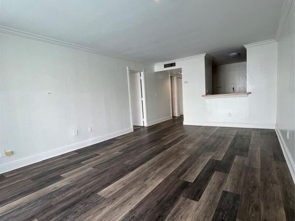 492 NW 165th Street Road, Miami, FL 33169