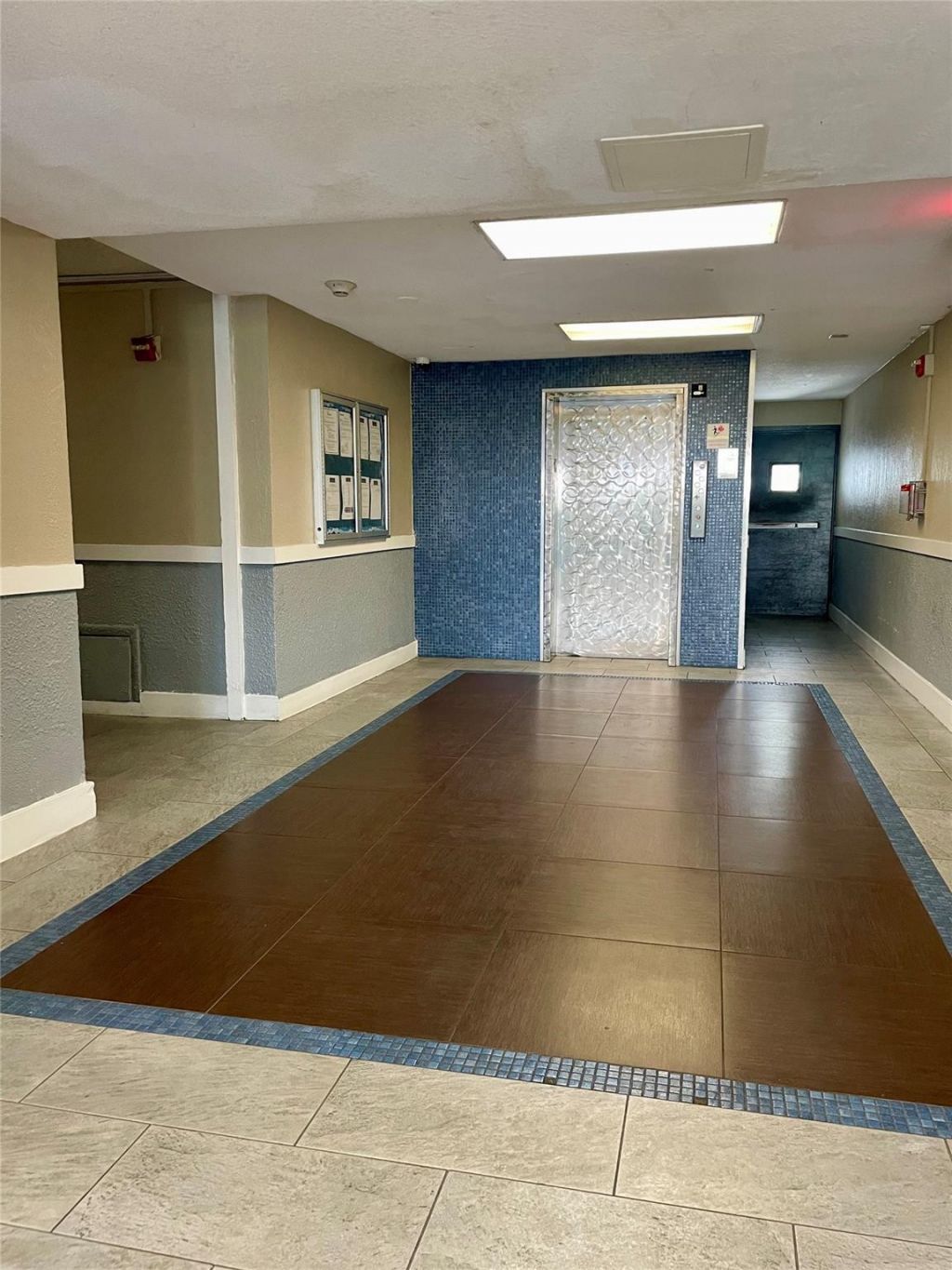 492 NW 165th Street Road, Miami, FL 33169 Photo