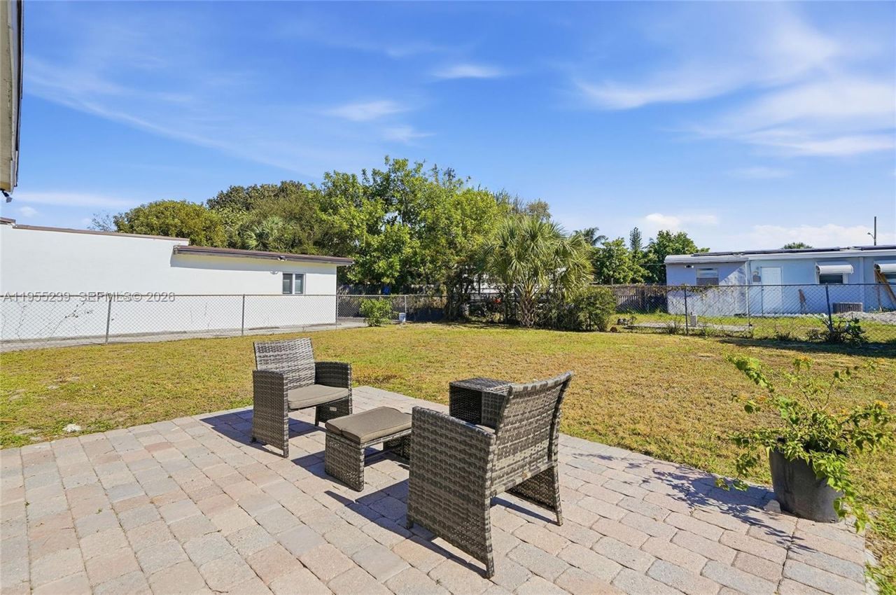 1308 NW 13th Ct , Fort Lauderdale, FL 33311 Photo