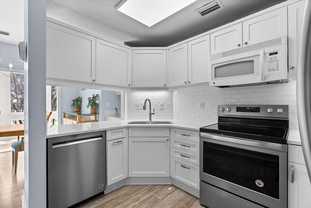 3020 Ocean Winds Drive Photo 11