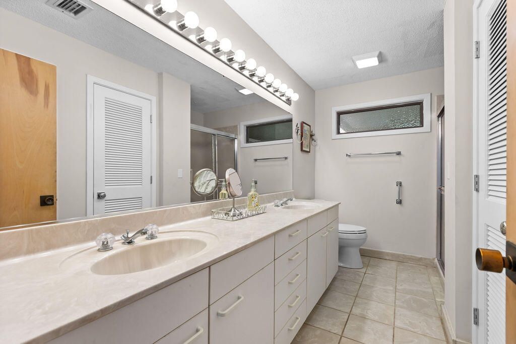 3020 Ocean Winds Drive Photo 14