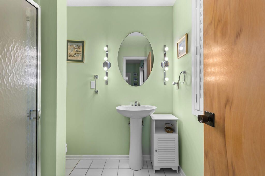 3020 Ocean Winds Drive Photo 17