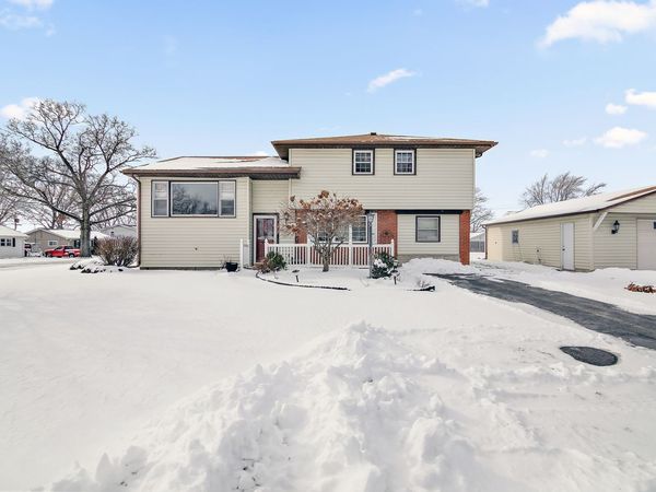 401 N Greeley, Aroma Park, IL 60910