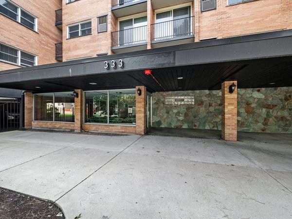 333 S EAST Avenue, Unit 405, Oak Park, IL 60302