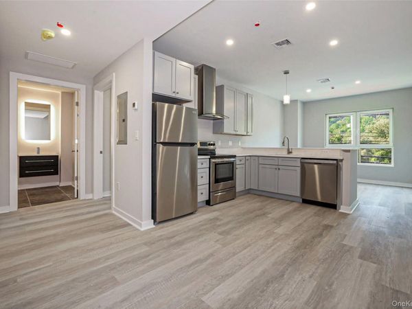 500 Commerce Street , Unit 108, Hawthorne, NY 10532