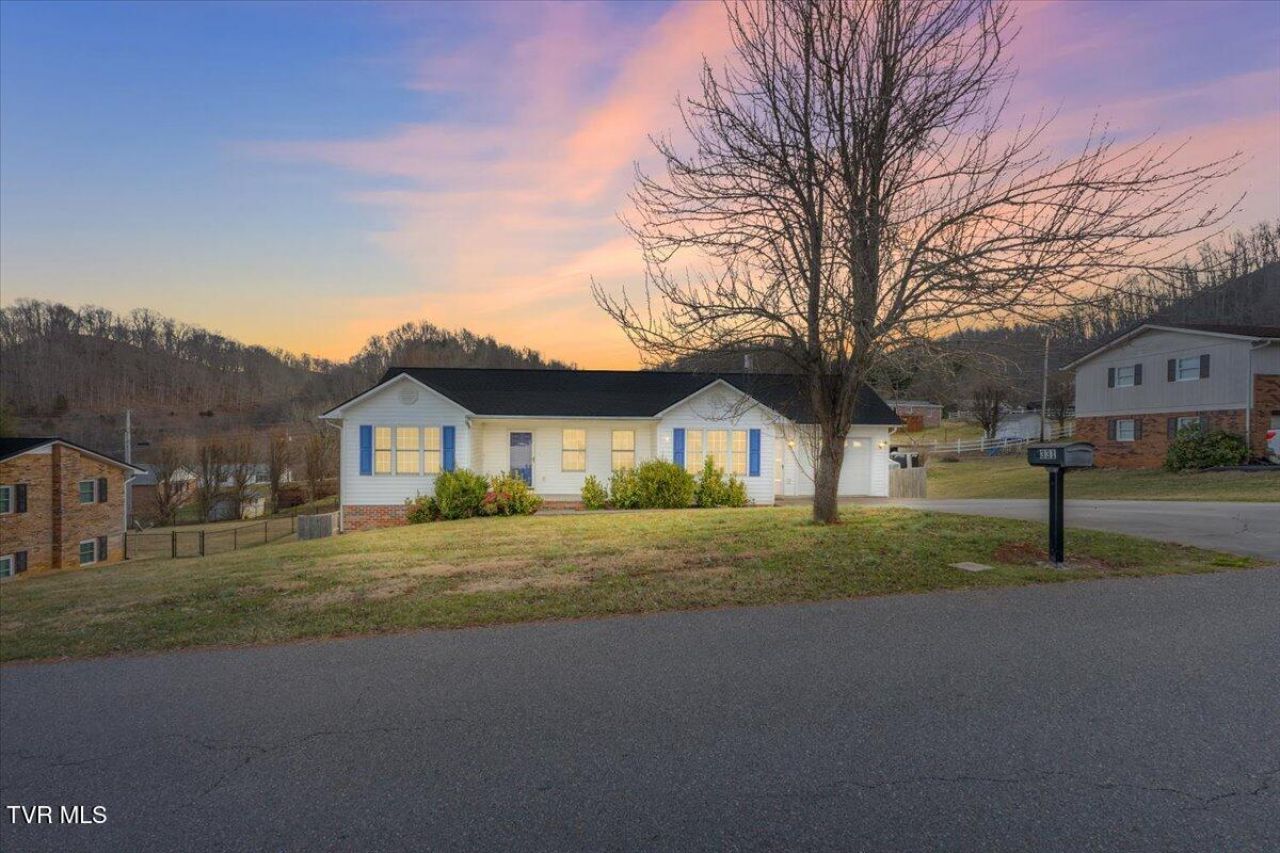 331 Townview Drive, Lebanon, VA 24266 Main Photo