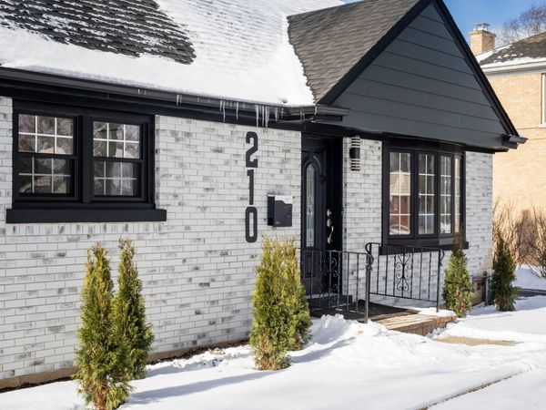 210 N Russel Street, Mount Prospect, IL 60056